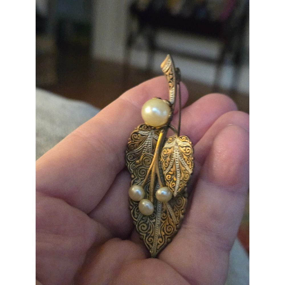 Damascene Leaf Brooch Spain Vintage Stunning